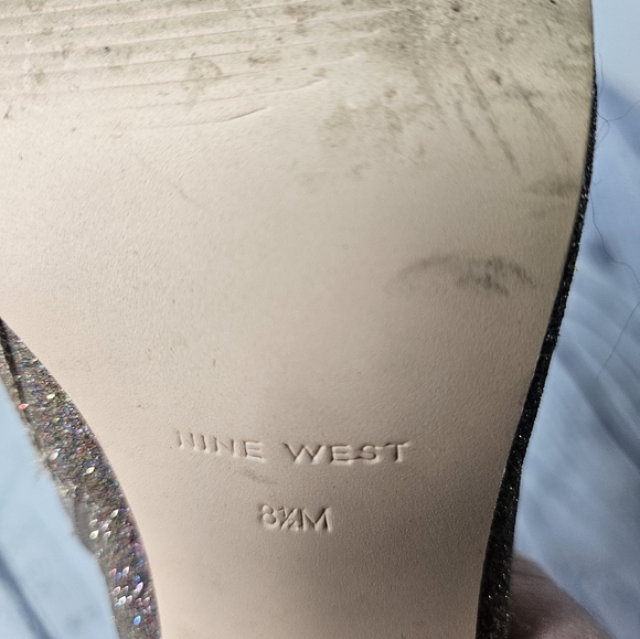 Nine West Women's Rilynno Gold Cutout Peep Toe High Heels Size 8.5 - Picture 4 of 5